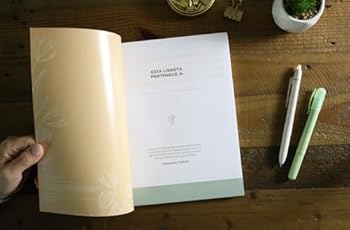 Hardcover Libretas Reflexiones, Oraciones Y Enseñanzas Libretas - Flores [Spanish] Book