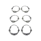 Normalmente se colocan en el lóbulo de la oreja. Estan muy de moda llevarlos en el segundo o tercer agujero o ponerlos seguidos. Son unisex.