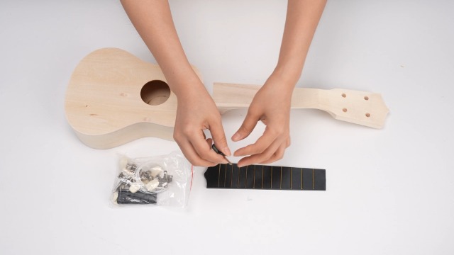 Kit DIY Ukulélé à Monter - Fabriquez Votre Propre Ukulélé En Bois De Tilleul Pour Enfants