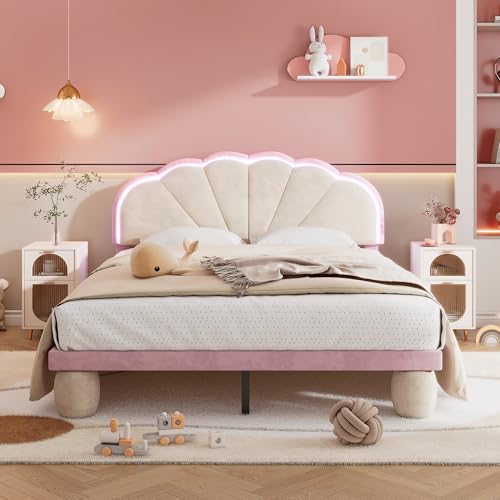 Letto matrimoniale con doghe in legno: il letto è concepito come un letto matrimoniale e presenta doghe in legno che forniscono un solido sostegno al materasso. Queste doghe non solo forniscono un'eccellente ventilazione, ma garantiscono anche una distribuzione uniforme del peso per un sonno riposante.