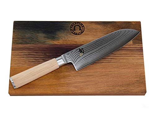 Kai Shun Classic White Geschenkset | ultrascharfes Santoku DM-0702W | 18 cm Klinge aus 32-Lagen Damaststahl | + Schneidebrett aus Fassholz (Eiche) 30x18 cm | VK: 238,- € Cover