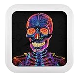 VstaDank Orologio da parete a forma di teschio luminoso, 25 cm, elegante design quadrato, elegante e facile da leggere, funzionamento a batteria, orologio quadrato retrò, perfetto per cucina o ufficio