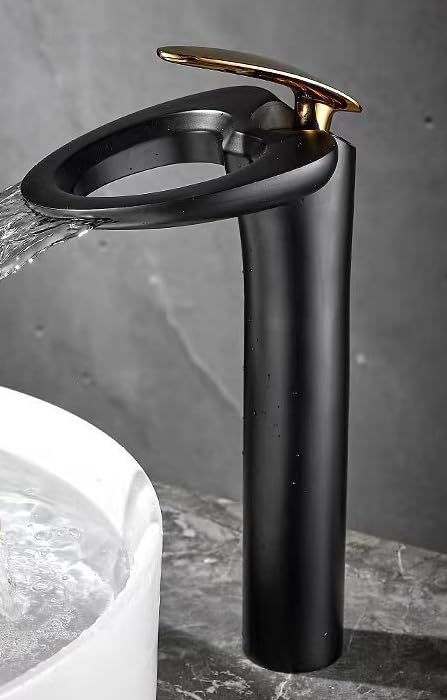 Robinet cascade eau chaude et froide pour créer une ambiance spa dans votre salle de bain