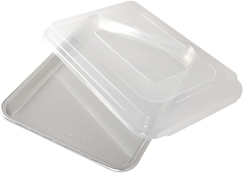 Nordic Ware Natural Aluminum Commercial Baker's Quarter Sheet with Lid