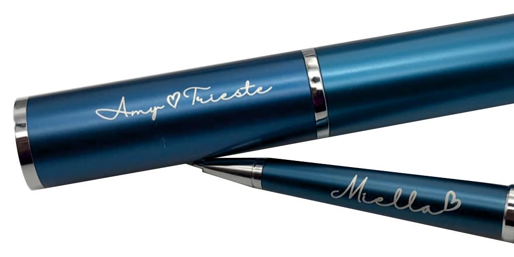 Penna a sfera con custodia cilindrica inclusa, PERSONALIZZABILI con INCISIONE. Disponibile in vari COLORI. Ideale per REGALI aziendali, di laurea, compleanno, natale, occasioni varie. (Blu)