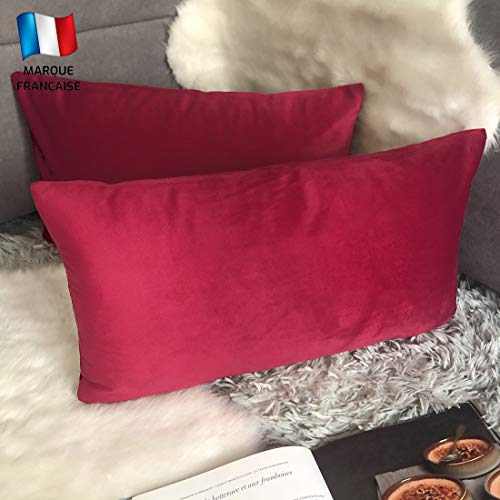 Douceur De Plumes Lot de 2 Housse de Coussin Rouge Framboise Velours 30x50 cm Uni, Taie d'oreiller Rectangulaire Doux et Design, Décoration Salon Scandinave Canapé (2 Rouge Framboise)