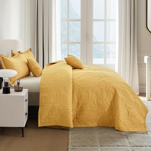 Image of HZ & HY Botanical Oversized Queen Bedspread, Stitched Leaf Quilt Set Queen Size, Lightweight Reversible Coverlet, Tailored Edge - Warm Botanical Look, 5 Piece, Honey Gold