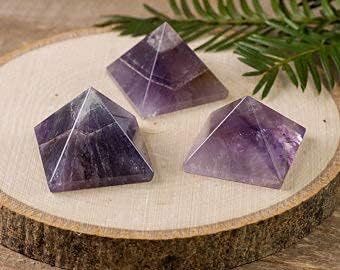FASHIONZAADI Amethyst Gemstone Pyramid Set of 5 For Crown Chakra Balancing Crystal Pyramid Home Living Room Table Decor Item Reiki Healing Spiritual Gift Set of Friends & Family Size: 20-25 mm