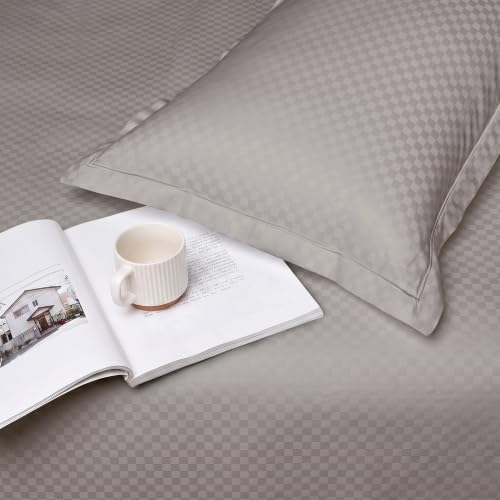 Image of Story@Home Luxe King Size Fitted Bedsheet with 2 Pillow Covers | 500 TC Egyptian Cotton Compact Yarn | 182 x 198 cm | Fits Up to 12 Inch Mattress | Checkered Jacquard | Silver Grey | Gift Packaging