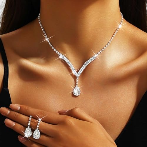 QKEPCY Liefde Hart Sieradenset 4 stuks mode hart ketting oorbellen ring armband set bruids bruiloft sieradenset strass set sprankelende kristallen bengelen druppel set voor vrouwen en meisjes, Metaal