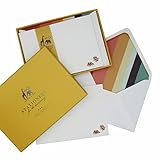Nuestros juegos de tarjetas incluyen 10 tarjetas de notas en tarjeta de 350 g/m², con 10 sobres forrados C6 perfectos para colocar en el correo.