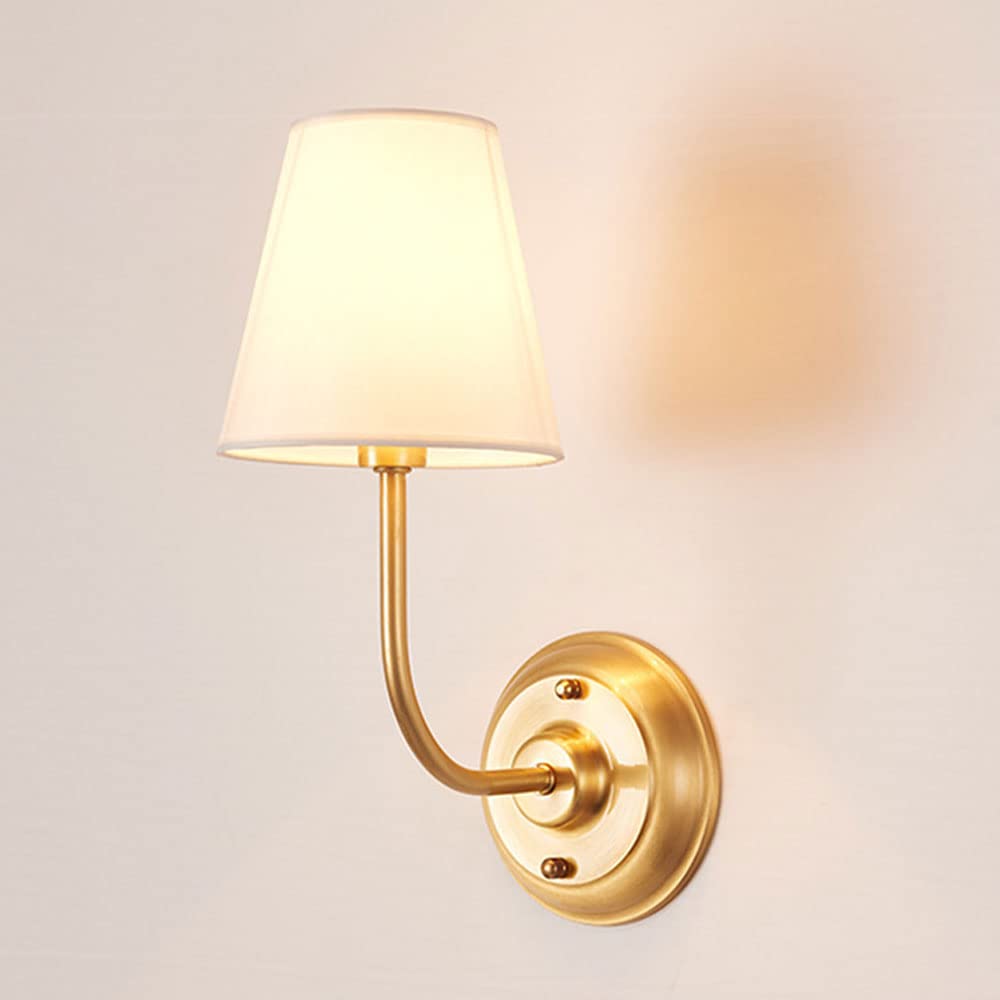 Luz montada en la pared con base de cobre y acabados textiles de alta gama