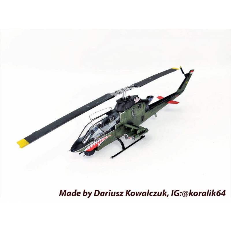 AH-1G Cobra ICM 1:32 maquette hélicoptère sans défaut d'ajustement