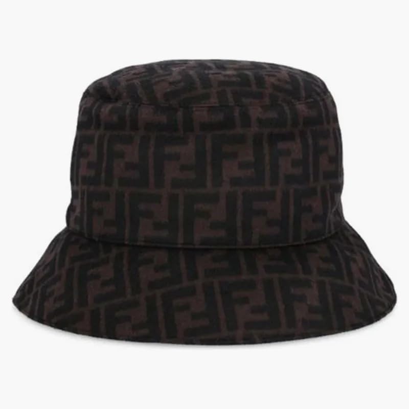 Chapeau Fendi Laine FF marron pour vos sorties hivernales et escapades citadines