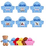 Ajuste versátil para la mayoría de los peluches: Diseñado para ositos, conejos o gatos, este conjunto de ropa personalizada para osito de peluche cuenta con materiales elásticos para facilitar su colocación. Las camisetas, sudaderas y sudaderas personalizadas de oso se adaptan a diferentes tamaños de peluche, lo que las convierte en complementos versátiles para tu colección de ropa de peluche personalizada