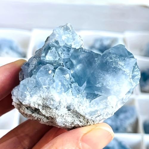 Celestite crystal cluster pour créer un espace de sérénité et de méditation chez soi - 2