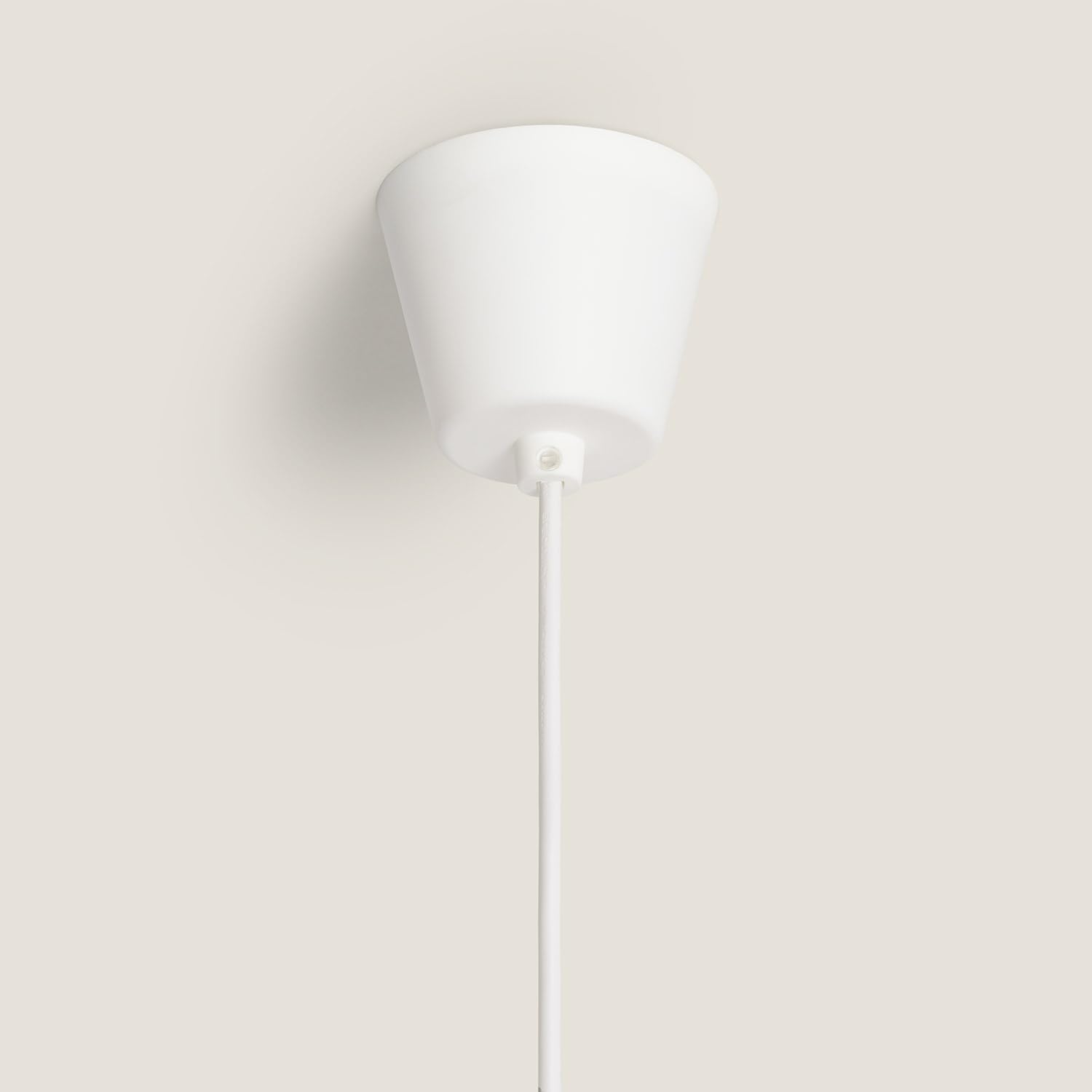 LEDKIA Pendelleuchte Geflochtenes Papier Neka Natürlich | Natürliches und elegantes Design | Leuchtmittel E27 kompatibel | Kabel verstellbar | ideal für den Innenbereich