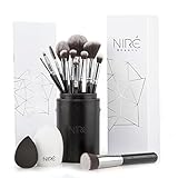 EL DETALLE PERFECTO: Si le encanta el maquillaje, le maravillará este set de brochas. Llega en una caja preciosa, ¡lista para envolver! GARANTÍA DE CALIDAD: Luxe England ofrece 2 AÑOS DE GARANTÍA DEL FABRICANTE y, si el set de brochas no te convence, una política de devoluciones sin complicaciones. Cómpralas ya con toda tranquilidad.