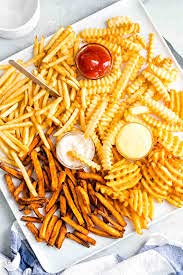 Ore-Ida Golden Crinkles French Fried Potatoes Gluten-free French fries - 4 Boxes (8 lbs. Family Size Each Box)