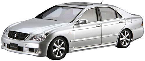 Aoshima Toyota GRS182 Crown Royal Saloon G/Athlete G ’03 1:24 Scale Model Kit