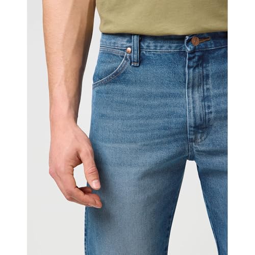 Image of Wrangler Men's Rugged Wear Classic Fit Jean