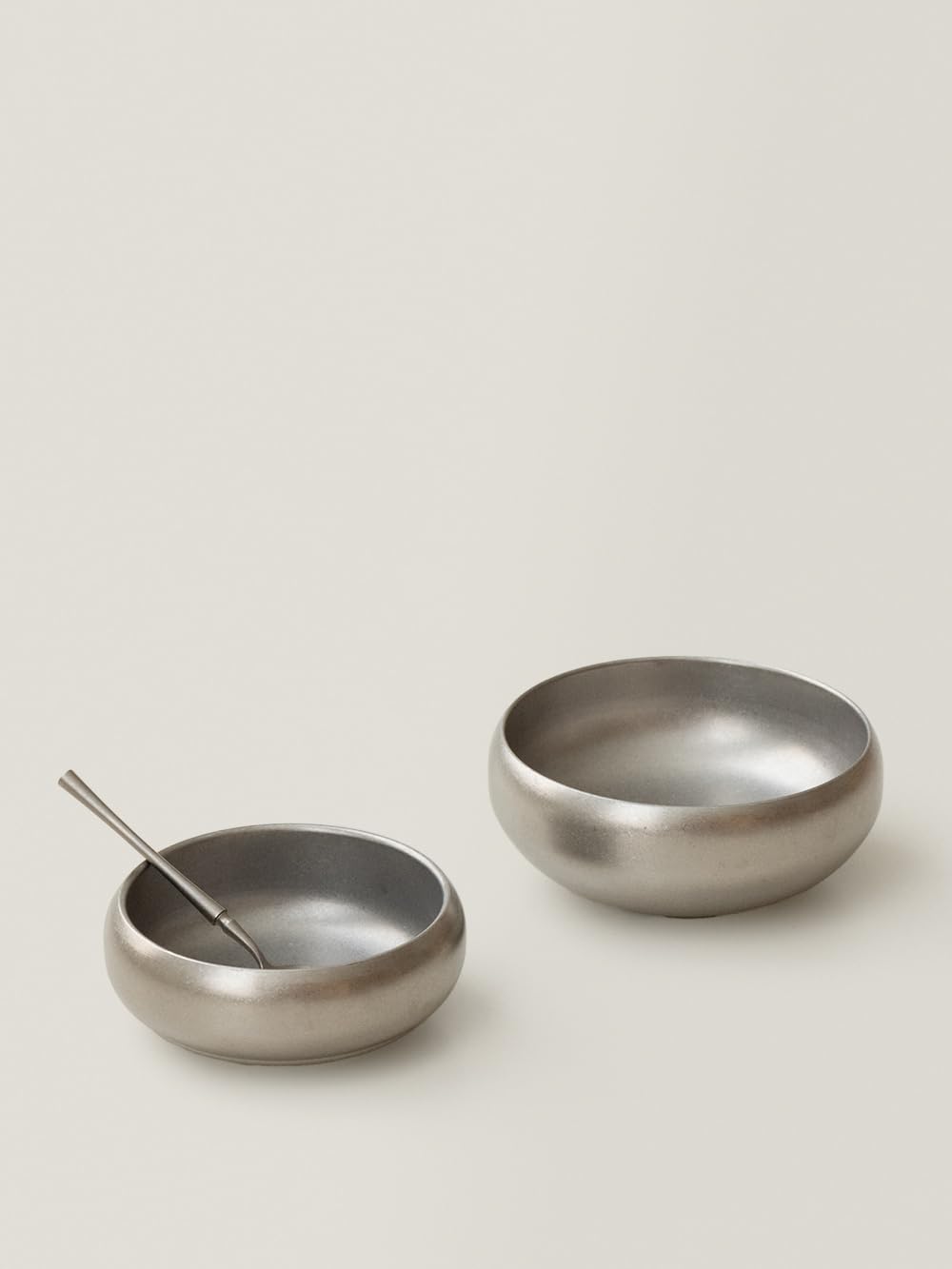 WENSHUO Double Wall Stainless Steel Round Bowl, Matte Metal Serving Bowl for Soup, Salad, Fruit, Snacks, Rice, Lightweight Modern Kitchen Tableware, Available in 2 Sizes (Small)