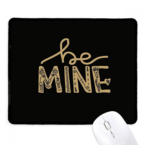El mousepad de lona negro y oro ideal para tus sesiones de juego y escritorio