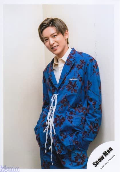 Amazon.co.jp: Snow Man 公式 生 写真（目黒蓮）SM01529 : おもちゃ