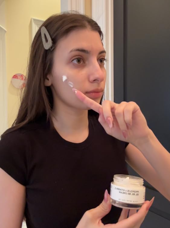 Miniatura 9 de TOUN28 Propolis Vitamin C B3 B5 B6 Serum 1.01 fl oz  1.0 fl oz  Suero facial nutritivo para piel seca y cansada  Con propóleo y vitamina C pura  Sin