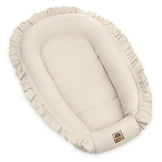 PIMKO Nid pour bébé avec Volants pour bébé réducteur Lit bébé 2 côtés 100% Coton Convient pour la Maison ou comme 55 x 90 cm (Beige avec Rabat)