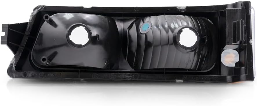 CarLights360: For Chevy Silverado 2500 HD Turn Signal/Parking Light Assembly 2003 04 05 2006 Passenger Side | Type 2 | CAPA Certified | GM2521185