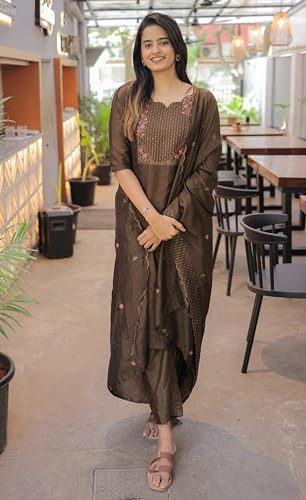 Image of Women Cotton Kurta Pant Set with Chanderi Cotton Dupatta | 3-Piece Straight Fit 3 /4 Sleeves Kurta with V-Neck | Ethnic, Festive & Casual Wear for Women| 3 Piece Set