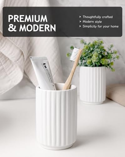 Porte-brosse à dents blanc texturé au design moderne à rayures