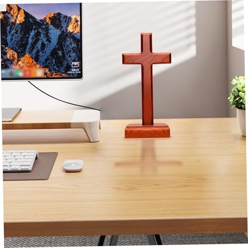 Cruz de madera religiosa para decorar el escritorio y crear un altar en casa 3