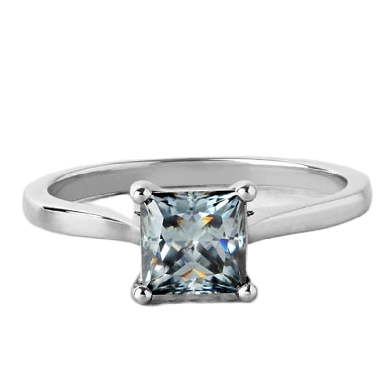 Bague aigue-marine bleu clair en argent pour sublimer vos tenues de soirée