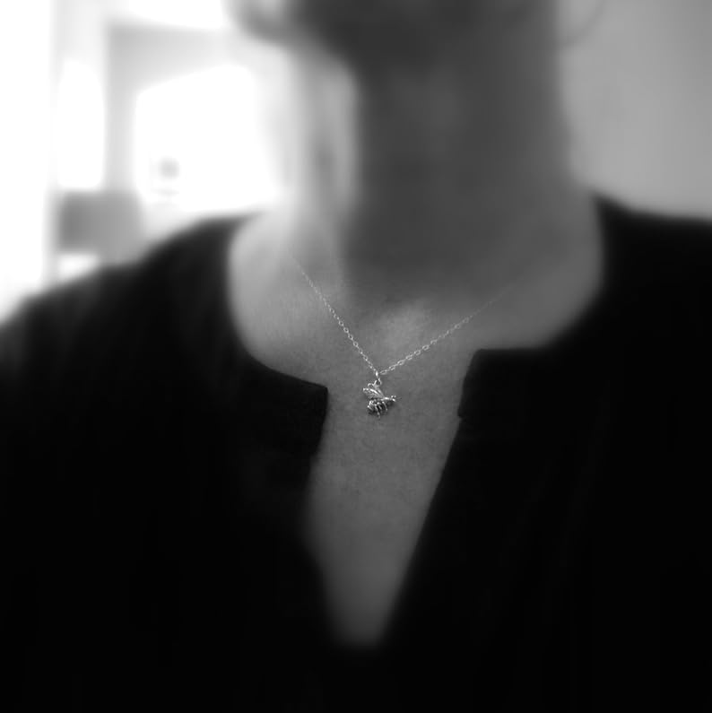 Collar de abeja de miel de plata pequeña joyería para regalar suerte 3