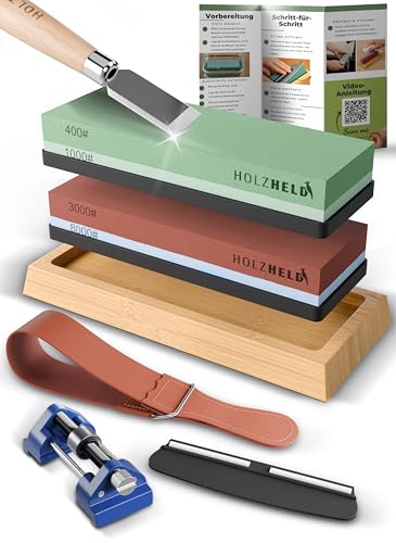 HOLZHELD Schleifstein - Schärfen von Messer, Werkzeug und Stechbeitel inkl. Schleifhilfe - Profi Messerschleifer mit Körnung 400, 1000, 3000, 8000 + Leder - Winkelhilfe für Stemmeisen und Beitel HOLZHELD Schleifstein - Schärfen von Messer, Werkzeug und Stechbeitel inkl. Schleifhilfe - Profi Messerschleifer mit Körnung 400, 1000, 3000, 8000 + Leder - Winkelhilfe für Stemmeisen und Beitel