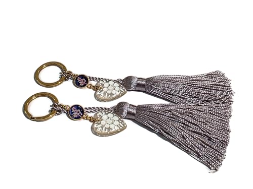 Porte-clés duo fleurs de cerisier violet en résine avec pompon cœur pour couple