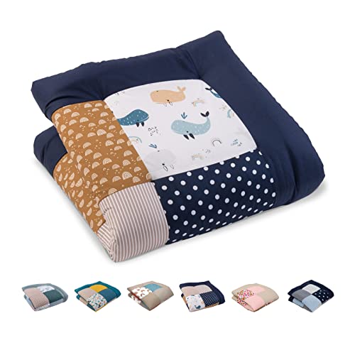 ULLENBOOM Krabbeldecke für Baby 80x80 cm, Outdoor-geeignet, 100% OEKO-TEX Materialien, Made in EU, Weich gepolstert, Wale - ideal als Spieldecke Baby