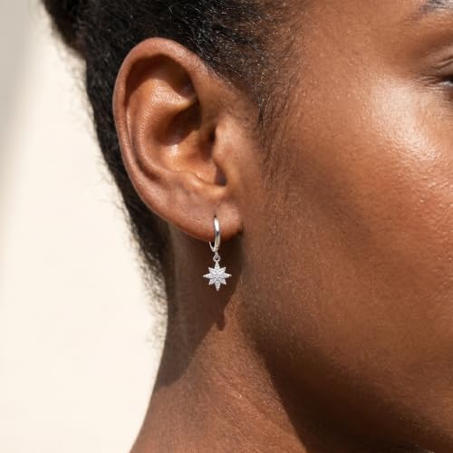 Pendientes de aro de plata para mujer con diseño asimétrico de estrella y luna celestial 2
