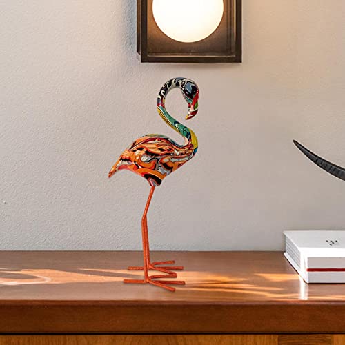 Terrasse et fête ornées d'une sculpture d'oiseau en résine esthétique