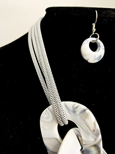 Statement Chunky Necklace Alloy Acrylic Cuban Link Chain Necklace Resin Geometric Statement Large Choker Necklaces Fashion Bib Collar Chain Necklace For Women Delicate Jewelry Adjustable For Women (Grey) #TOP2