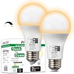 Qualilux Ampoules de lumière à l'extérieur, Ampoule de détection automatique de la lumière, capteur intelligent LED Des ampoules, 1000LM, 75W Équivalent, blanc doux 2700K, LED 12W, A19 E26 Base, 2-Pack, HQ-H030