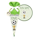 Kidsmood Fußball Schultüte personalisiert mit Namen – Hochwertiges Bastelset inkl. Rohling, Stoff & Holzschild für Einschulung 2026 mit dynamischem Fußball Design – Einschulungsgeschenk Jungen