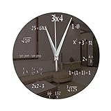 Jede Stunde ist durch ein einfaches mathematisches Problem gekennzeichnet.