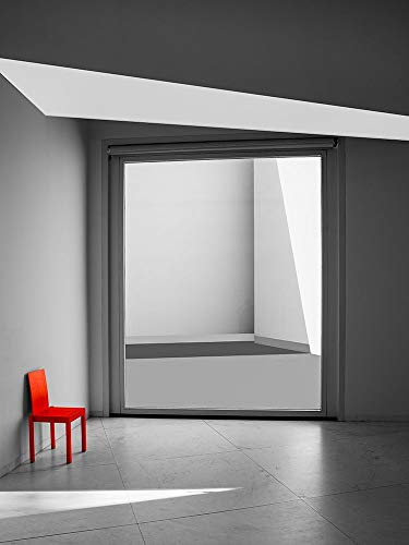 Chaise rouge Schuster Inge pour habiller un mur vide grand tableau abstrait vertical sur bois