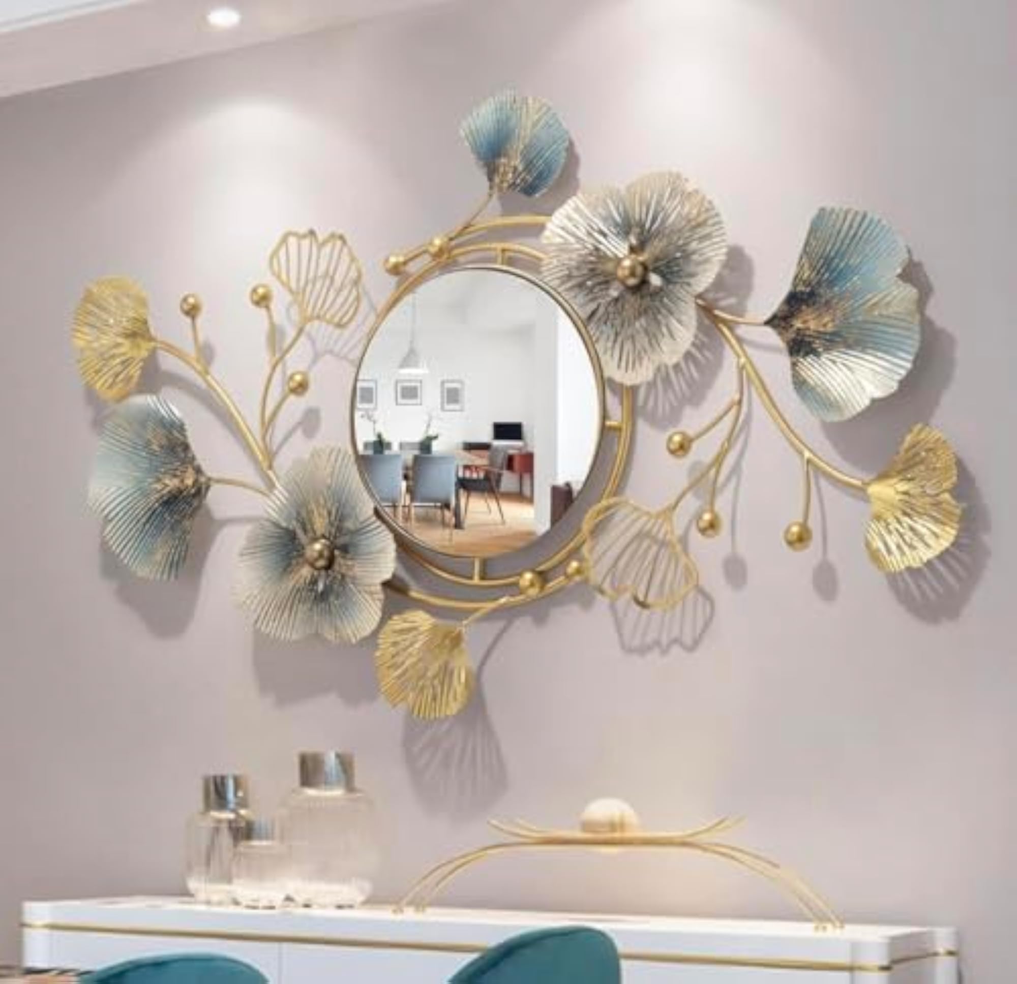Fancy Decorative Clear Image Wall Mount Floral Mirror with Hook