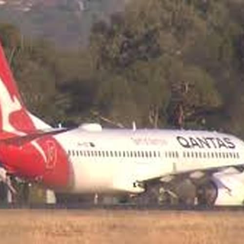 Qantas flight diverts to Edinburgh after gusty winds