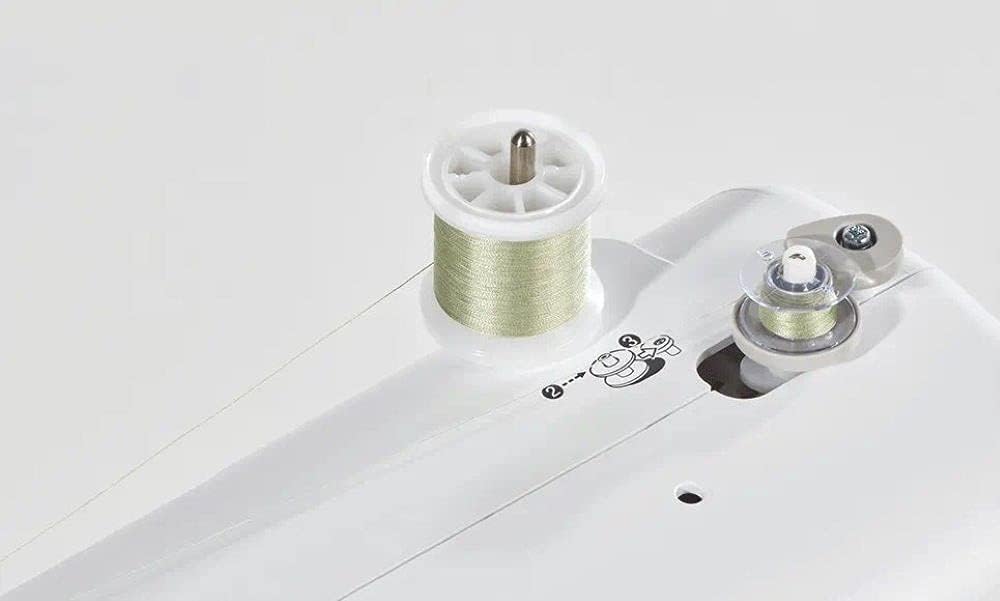 Brother CS70S Macchina da Cucire Elettronica con 70 Punti di Cucito utili, Elastici, Ornamentali,ricami, patchwork Cucitura Automatica, Display Multifunzion