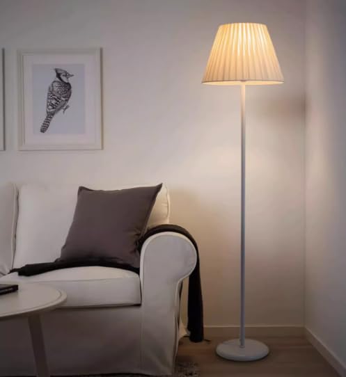 Lámpara de pie para sala de estar que soluciona la falta de luz de lectura junto al sofá 6